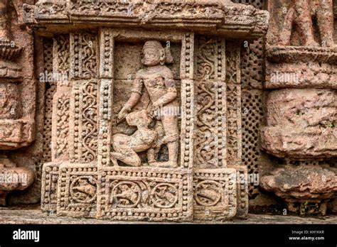 Stone carving at Konark Sun temple, Puri Stock Photo: 165379867 - Alamy