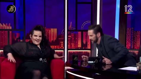 Netta Barzilai and the looper - YouTube