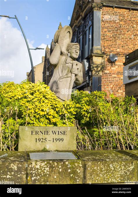 The Ernie Wise statue in Morley Stock Photo - Alamy