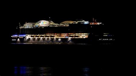 4K | 7 Cruise Ships at Night - Compilation - Kreuzfahrtschiffe bei Nacht - YouTube