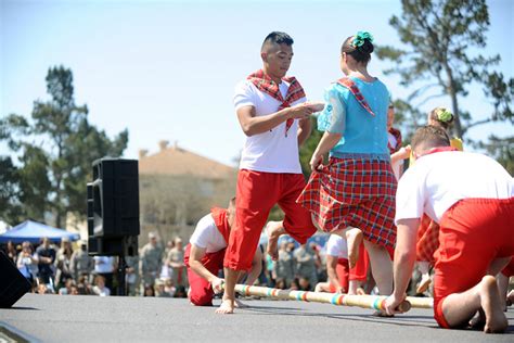 😍 Filipino traditional dance tinikling. Philippine Folk Dances ...