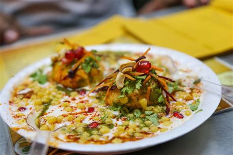 Dahi Bhalla Papdi Chaat Recipe | Recipe | Chaat recipe, Chaat, Indian food recipes