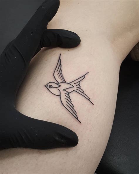 Small Bird Outline Tattoo : Pin on Wooden Spoons | Nicholas Macdonald