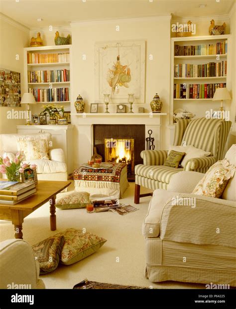 Interiors livingroom fireplace traditional hi-res stock photography and images - Alamy