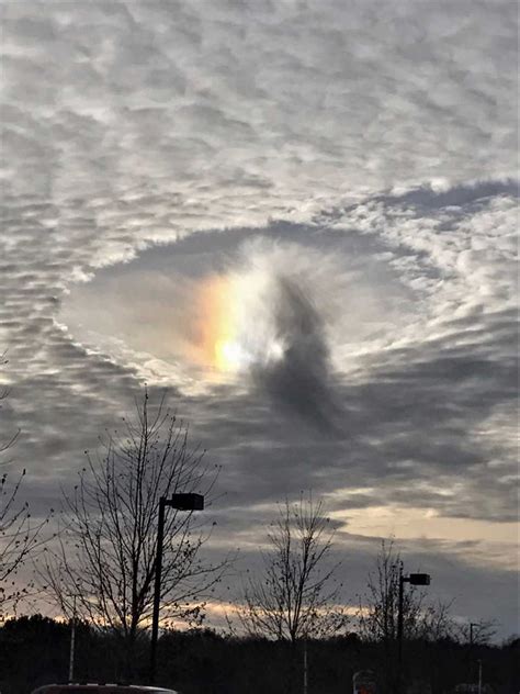 Is the truth out there? Rare hole punch cloud appears over Illinois in pictures - Strange Sounds