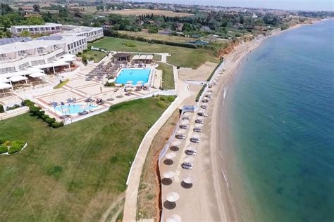 Beach & Pools - Ramada Plaza by Wyndham Thraki