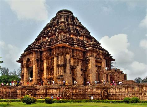 Top 51 Historical Places in India