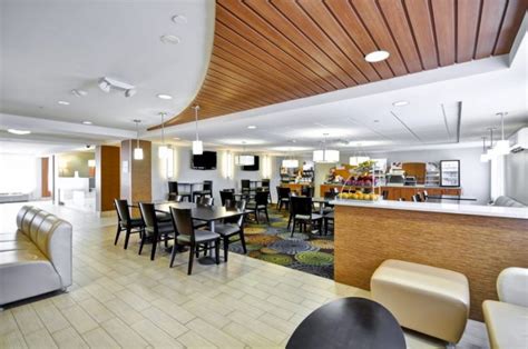 Holiday Inn Express Detroit Metro Airport | Convenient Park, Stay & Fly Near DTW Airport - Park ...