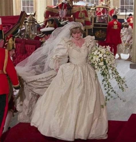 Who Designed Diana Princess Of Wales Wedding Dress - Princess Diana's ...