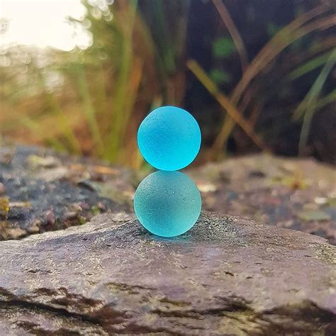 The blue sea glass : r/oddlysatisfying