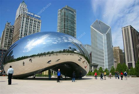 Millennium Park Cloud Gate – Stock Editorial Photo © msavoia #2463767