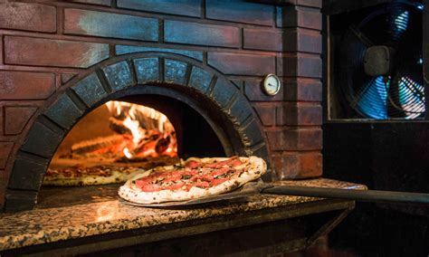 A Local’s Guide to the Best Pizza in Asheville - About Asheville