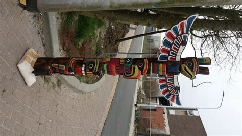 Handmade totem pole, vintage, unique colours - Catawiki