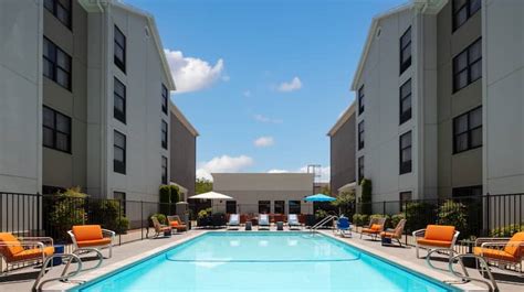 El Paso Airport Hotels - Hampton Inn & Suites El Paso