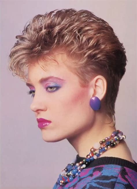 Eighties Hair (6) in 2020 | 80s short hair, Eighties hair, Short hair back