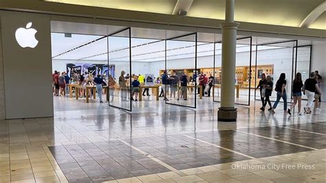 Apple store workers in OKC petition for union representation