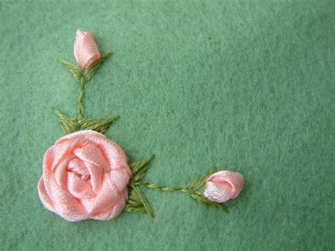 How to make ribbon embroidery rose on felt? | Silk ribbon embroidery, Ribbon embroidery, Ribbon ...