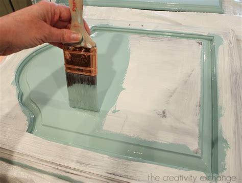 Tips for Painting Furniture with Enamel