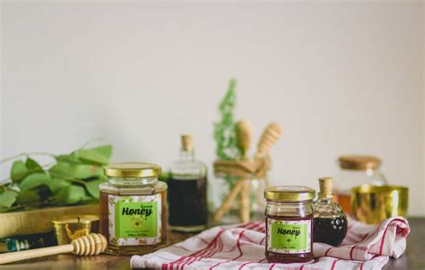 Unlocking the Power of Manuka Honey: Health Benefits and Uses You Need to Know - Beekeeping 101