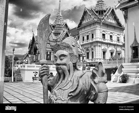 Grand palace and Wat phra keaw Stock Photo - Alamy