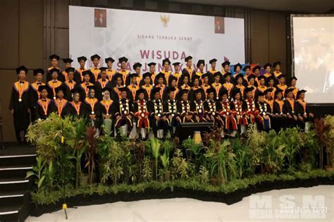 199 Mahasiswa AMIKOM Di Wisuda - Media Suara Mabes