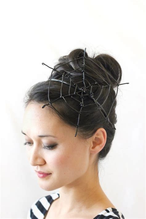 20+ Spooky Halloween Hairstyles and Hair Accessories You Can DIY ...