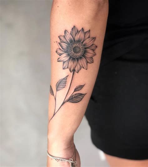 beautiful sunflower tattoo by Bia Nery Tattoo - KickAss Things