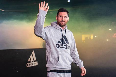 Lionel Messi's New Contract is Not as Big as You'd Think | Man of Many