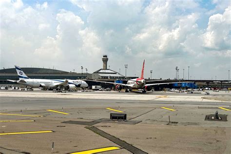 Newark Liberty International Airport Is the Most Affected by Weather Delays