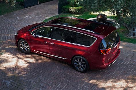 CHRYSLER Pacifica Specs & Photos - 2016, 2017, 2018, 2019, 2020 - autoevolution