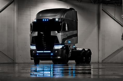 New Transformers Character Based on 2014 Freightliner Argosy Coming