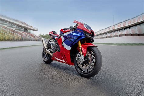 2024 Honda CBR1000RR-R Images | Check Latest Honda CBR1000RR-R Colors ...