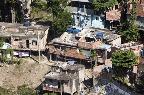 Favela | Definition, History, & Facts | Britannica