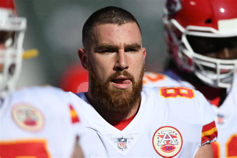 Travis Kelce joins Cleveland's roster in MLB Celebrity Softball Game