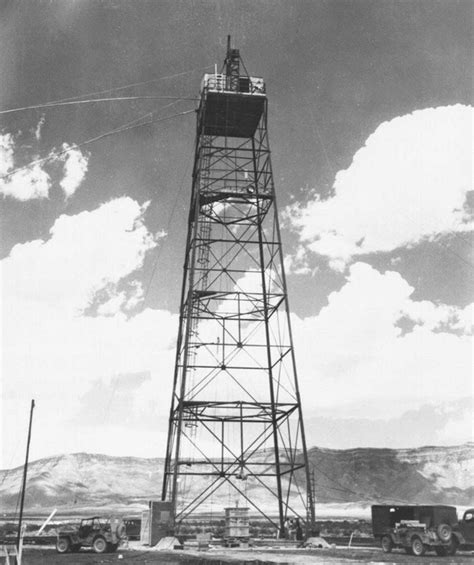 The Gadget, the first atomic bomb, 1945 - Rare Historical Photos