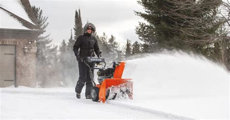 Buying Guide: How to Choose the Best Snow Blower | RONA