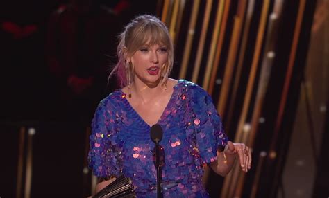 Taylor Swift slams her haters during her iHeartRadio Music Awards speech | Goss.ie