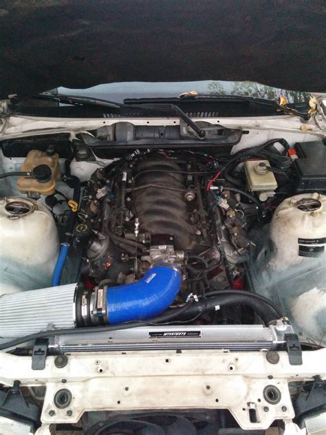 My e36 engine bay. : BMW