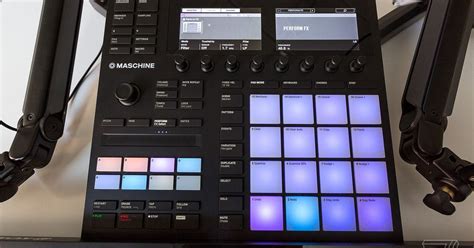 Native Instruments Maschine MK3 review: an all-in-one music-making playground - The Verge