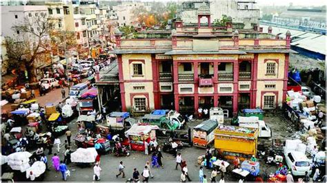 Loose wires over Chandni Chowk are like time bombs, says Delhi High Court