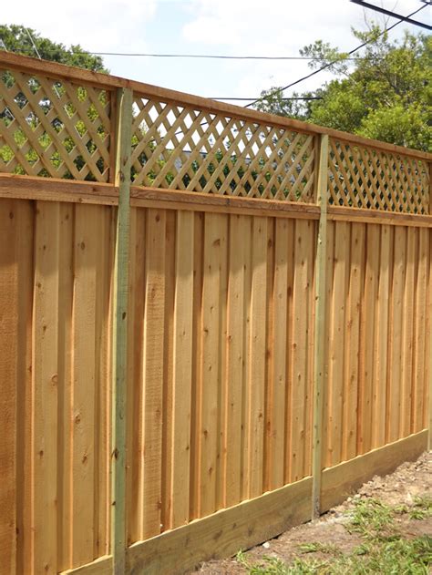 Board on Board Lattice – Cactus Fence A Pearland Fence Company