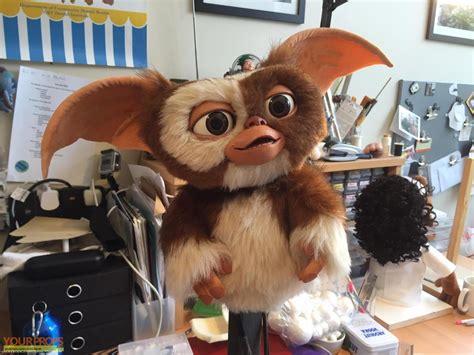 Gremlins Gizmo Hand Puppet Replica replica movie prop