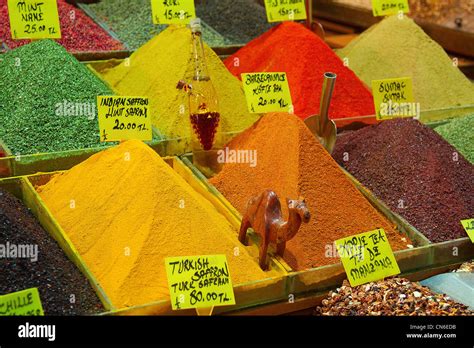 Spices on Egyptian market in Istanbul, Turkey Stock Photo - Alamy