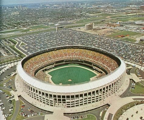 Before and After, Philadelphia Eagles Stadiums (30/32): Veterans Stadium and Lincoln Financial ...