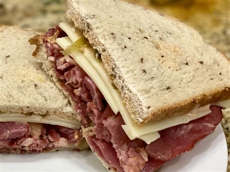 GREAT EATS HAWAII: PASTRAMI AND SWISS CHEESE SANDWICH