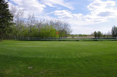 Crystal Lake Golf Club | Tourism Saskatchewan