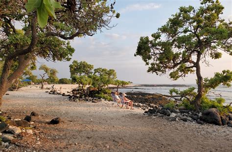 Kohanaiki Beach Park (Pine Trees Surfing Beach), Kailua-Kona - Hawaii Beaches