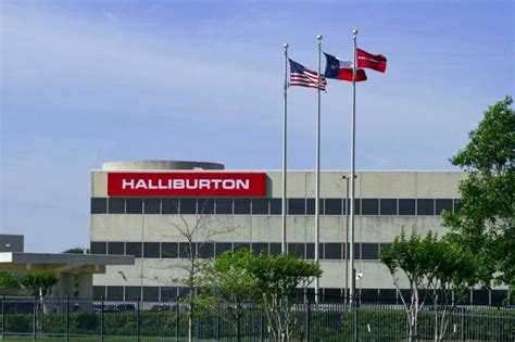 Oilfield firm Halliburton cuts more US jobs as oil bust deepens | Fox Business