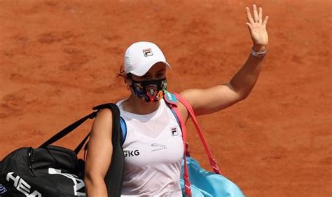 Ashleigh Barty out of French Open after retiring with injury against Magda Linette | Tennis ...