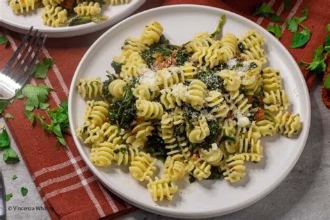 Radiatori Pasta with Spinach and Sun-Dried Tomatoes